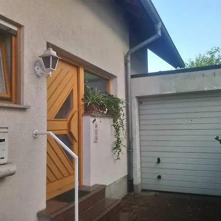Cosy /terrasse Rum i privatbostad Walldorf (Baden-Wurttemberg)